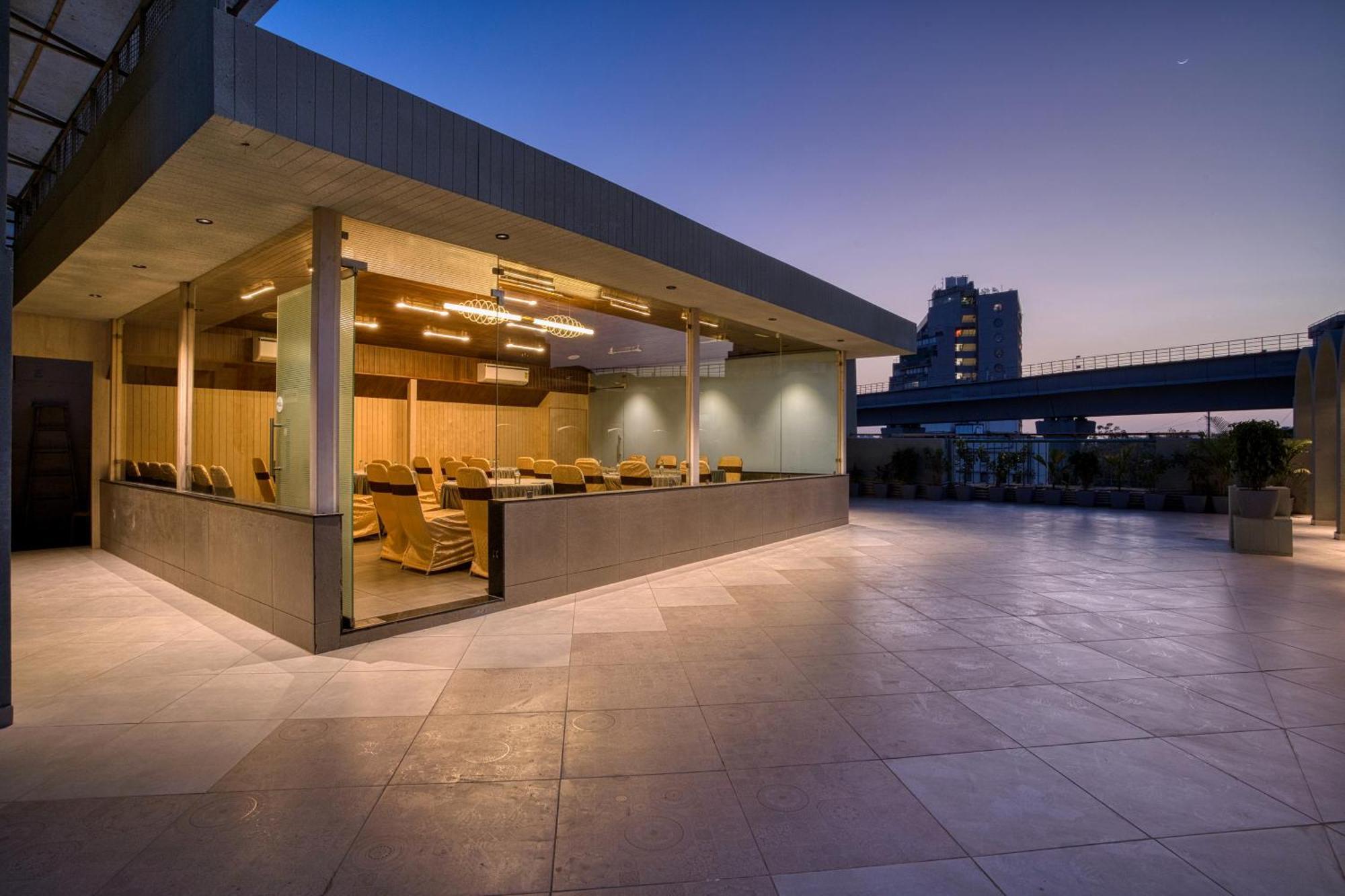 Exora Inn Αχμπανταμπάντ Εξωτερικό φωτογραφία